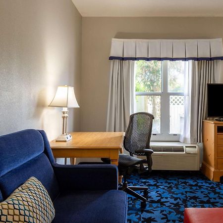 Hampton Inn & Suites Jacksonville Deerwood Park Экстерьер фото