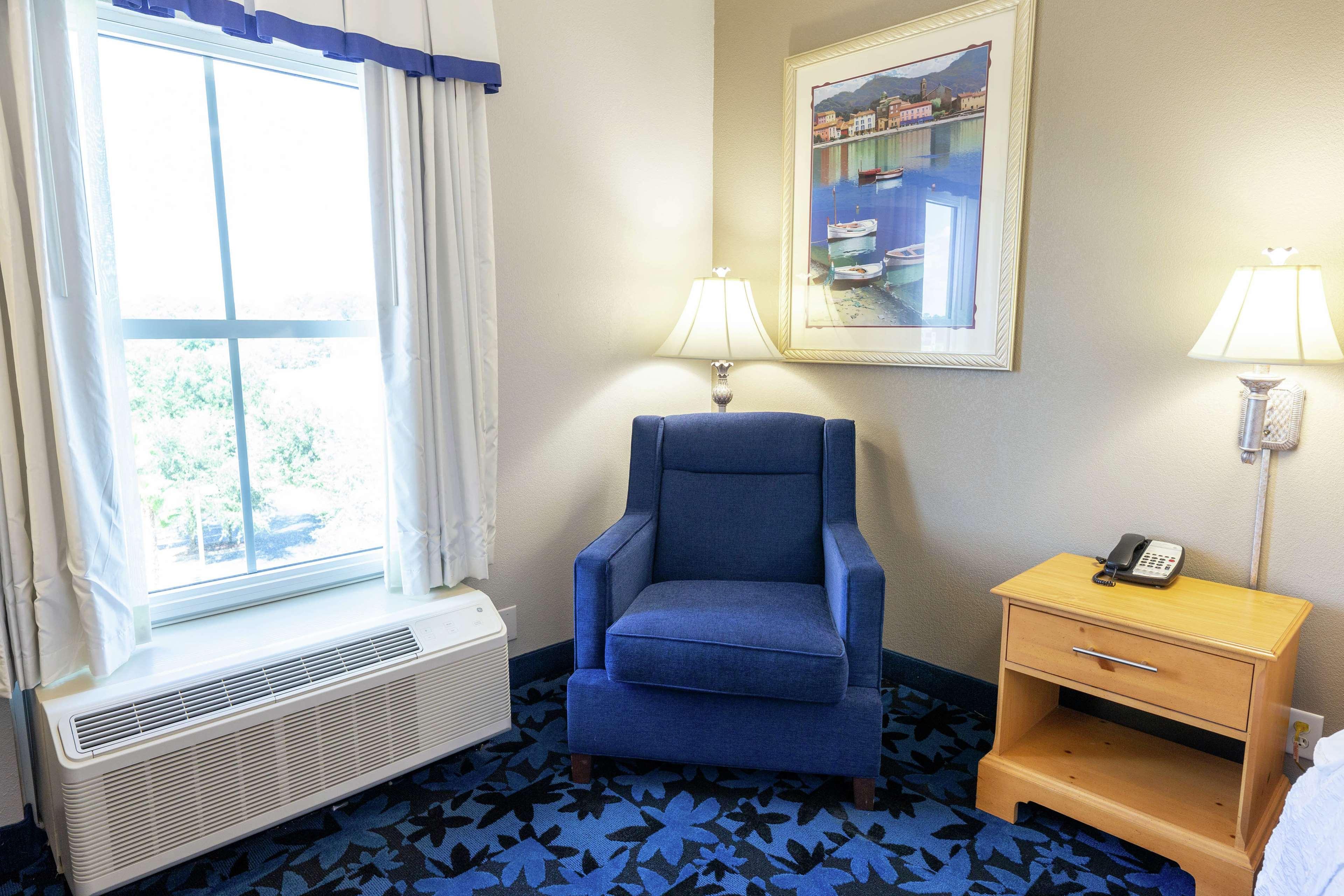 Hampton Inn & Suites Jacksonville Deerwood Park Экстерьер фото