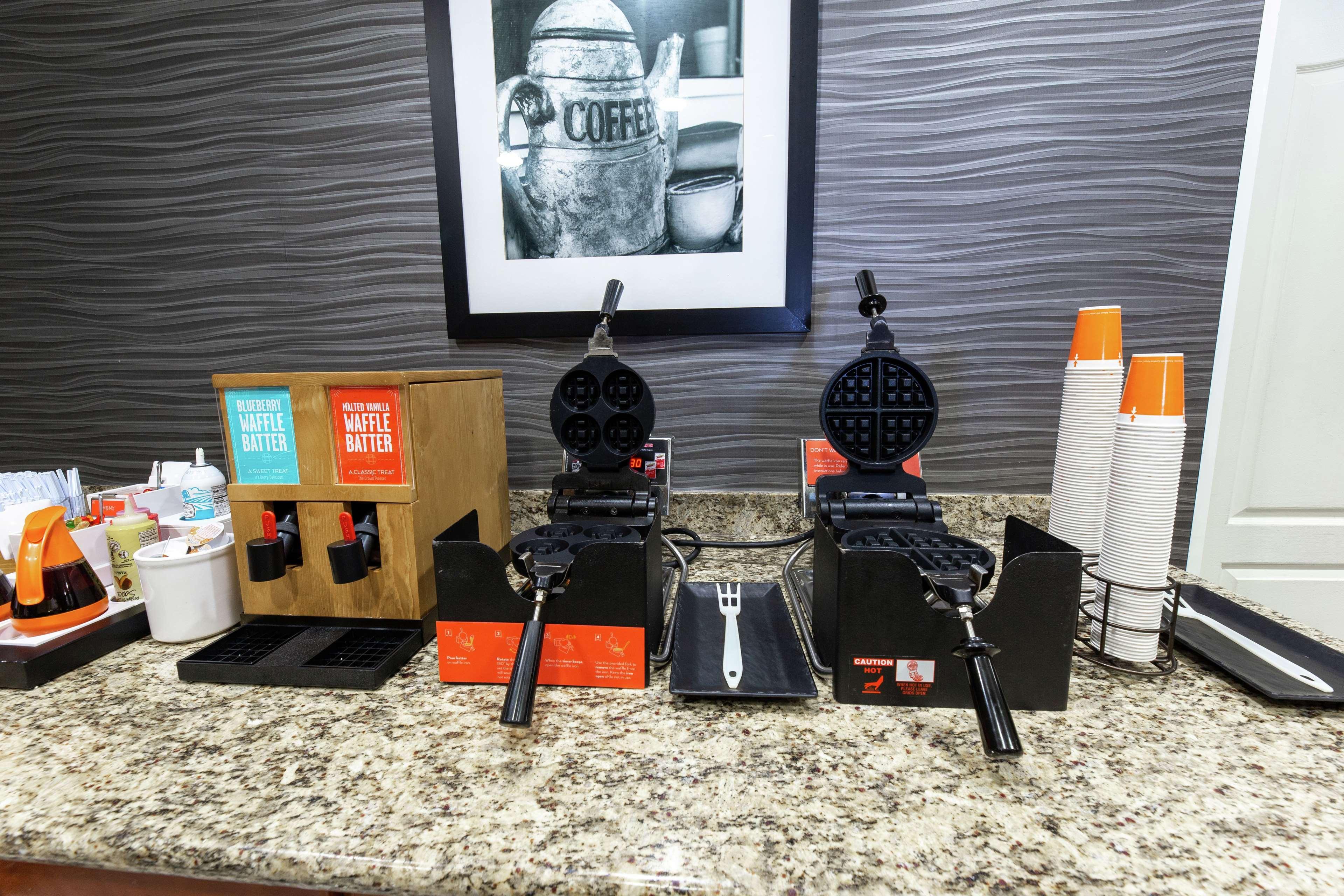 Hampton Inn & Suites Jacksonville Deerwood Park Экстерьер фото