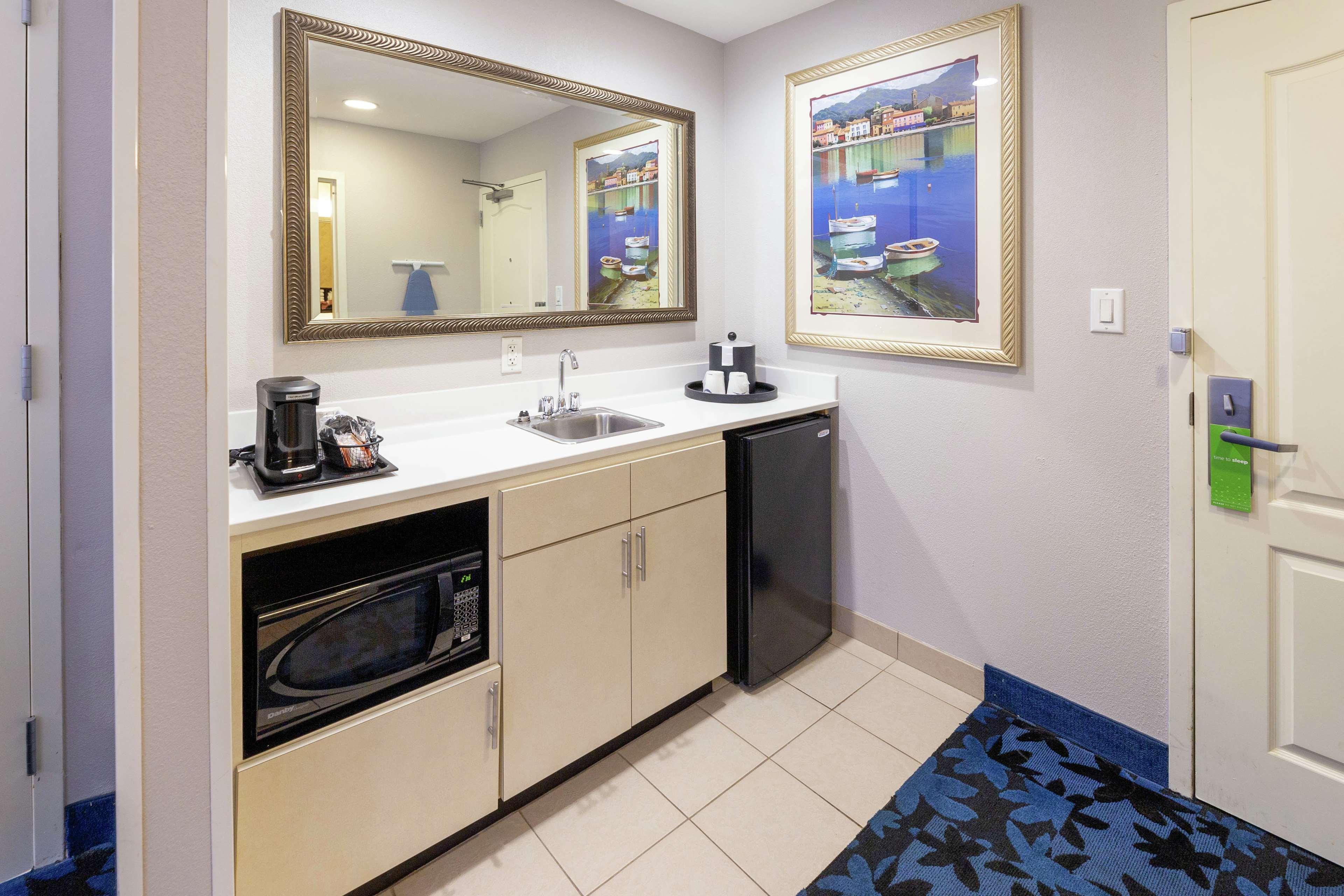 Hampton Inn & Suites Jacksonville Deerwood Park Экстерьер фото