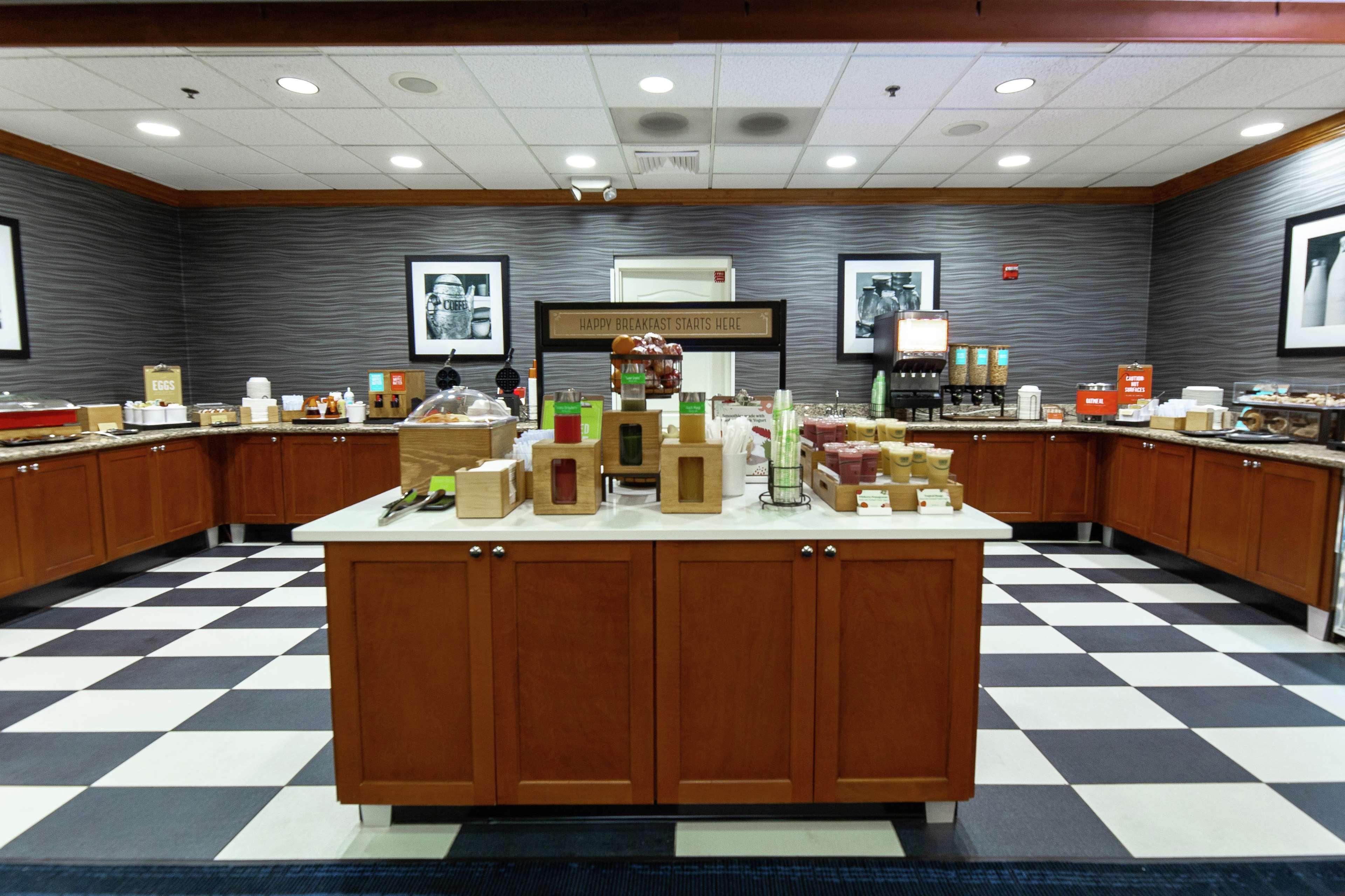 Hampton Inn & Suites Jacksonville Deerwood Park Экстерьер фото