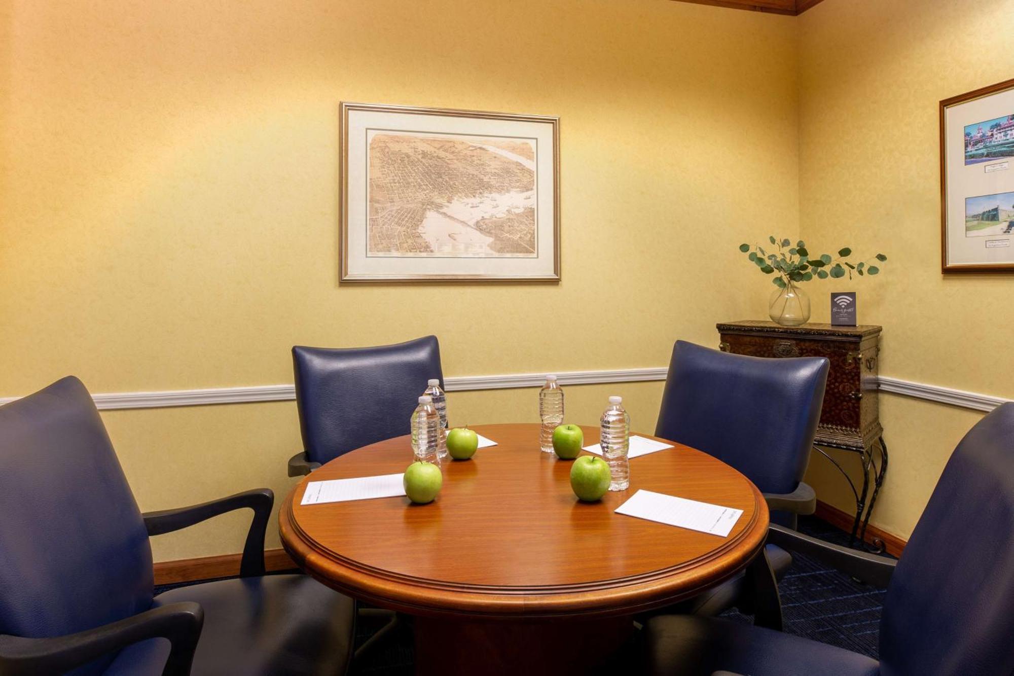 Hampton Inn & Suites Jacksonville Deerwood Park Экстерьер фото
