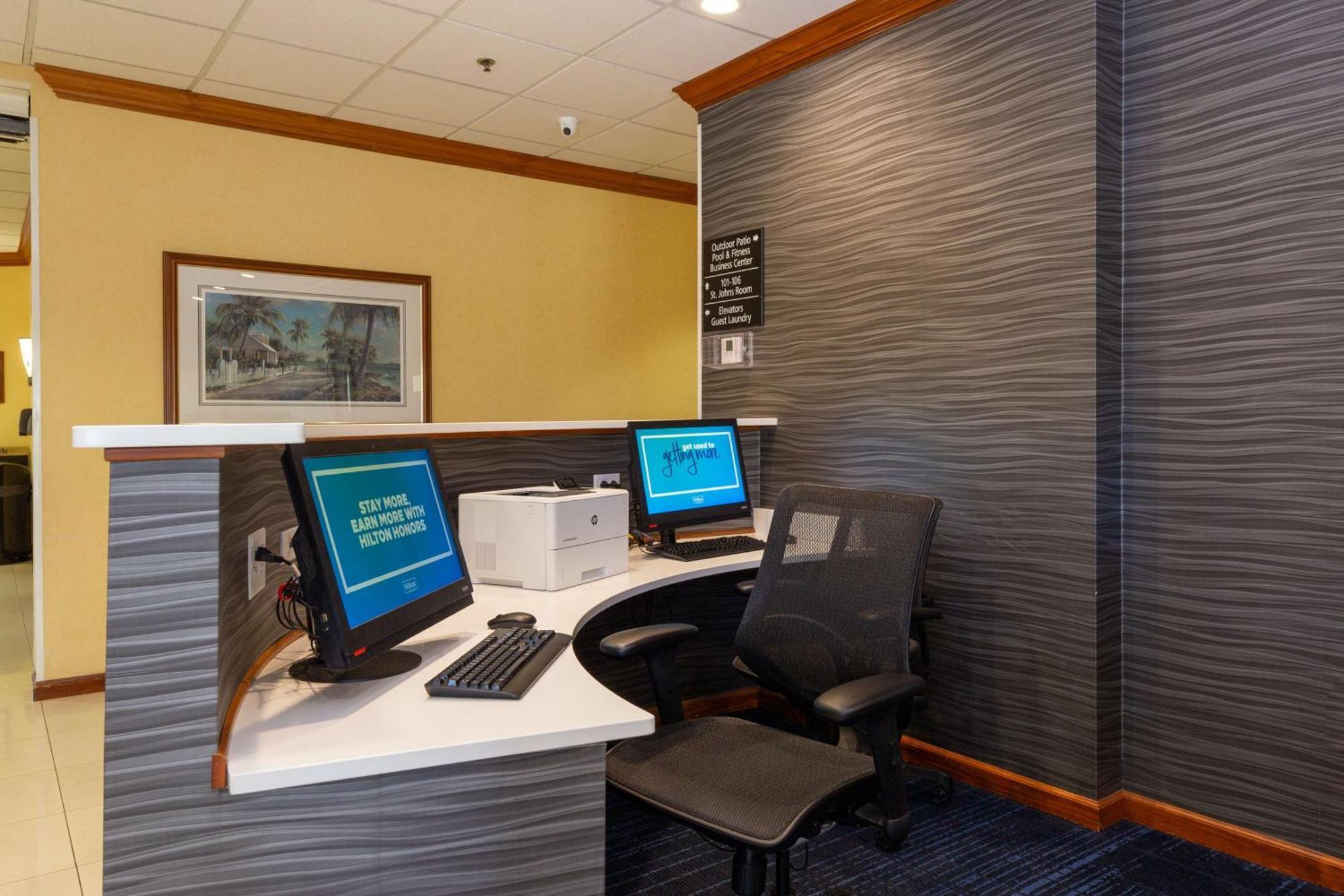 Hampton Inn & Suites Jacksonville Deerwood Park Экстерьер фото