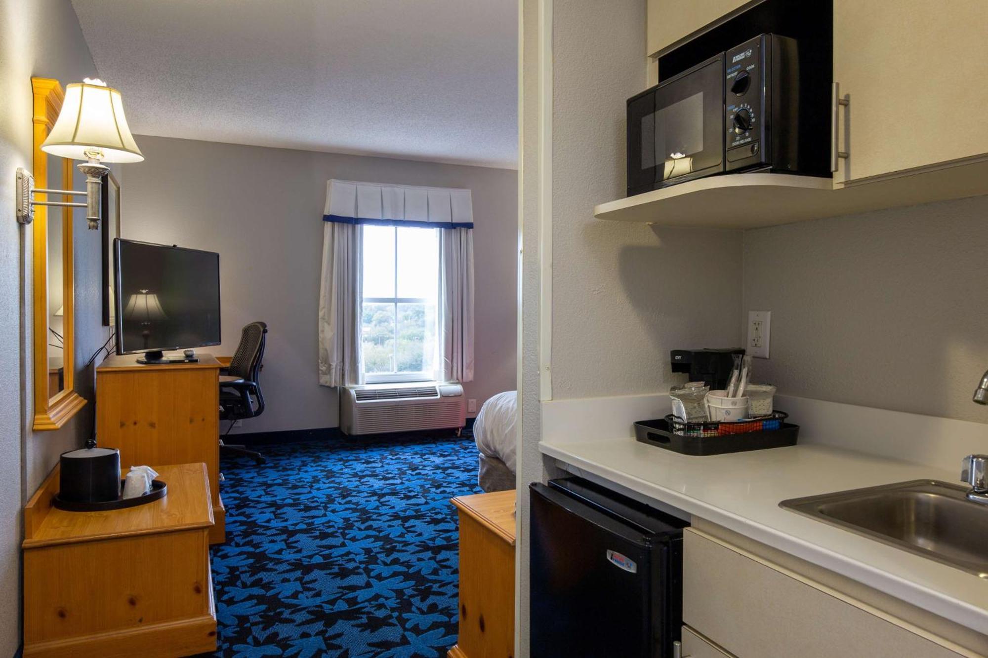 Hampton Inn & Suites Jacksonville Deerwood Park Экстерьер фото
