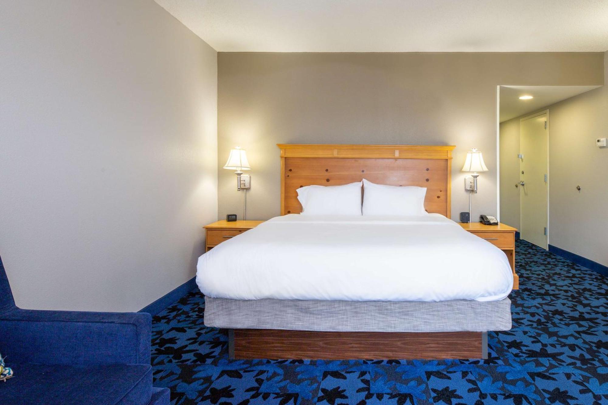 Hampton Inn & Suites Jacksonville Deerwood Park Экстерьер фото