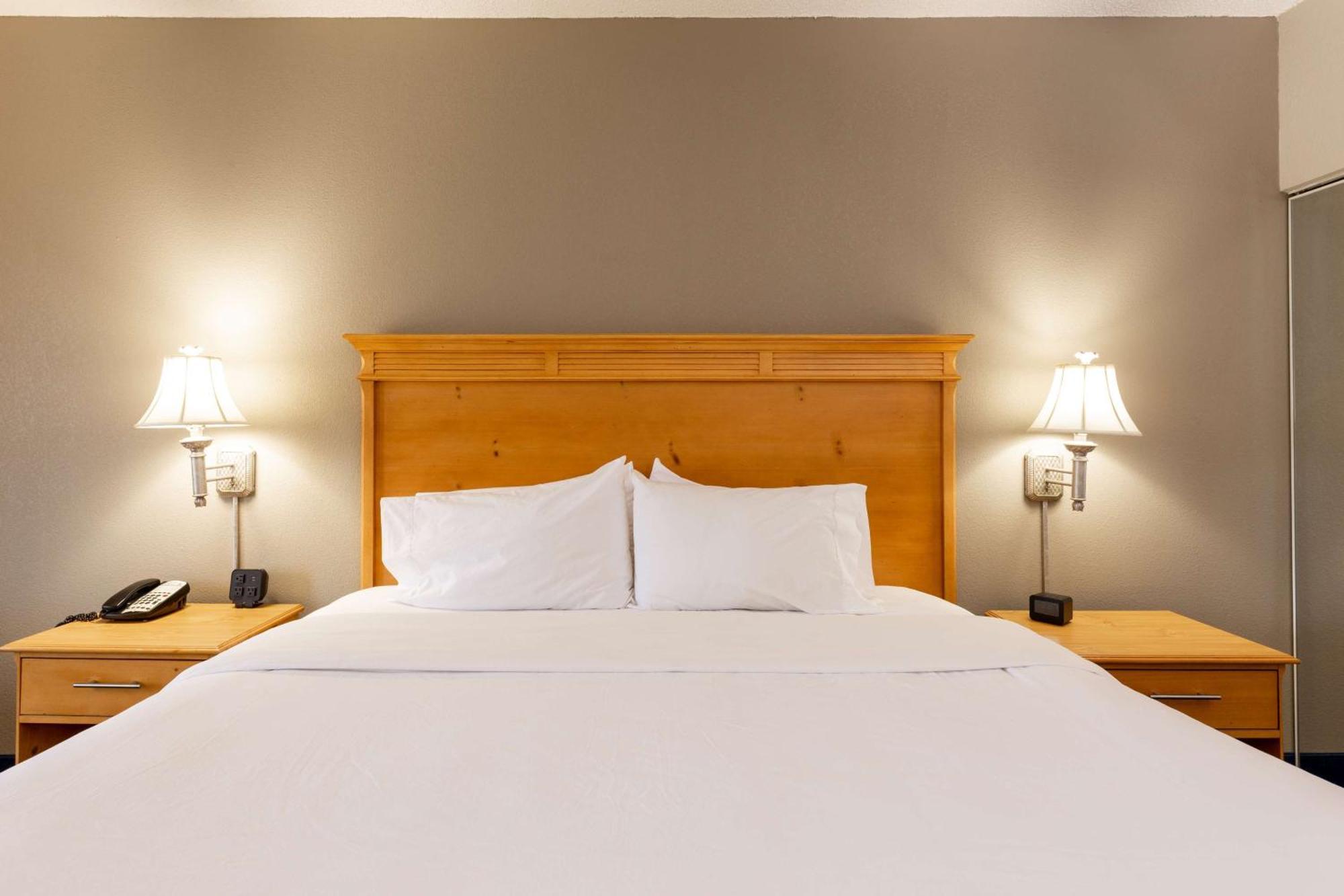 Hampton Inn & Suites Jacksonville Deerwood Park Экстерьер фото