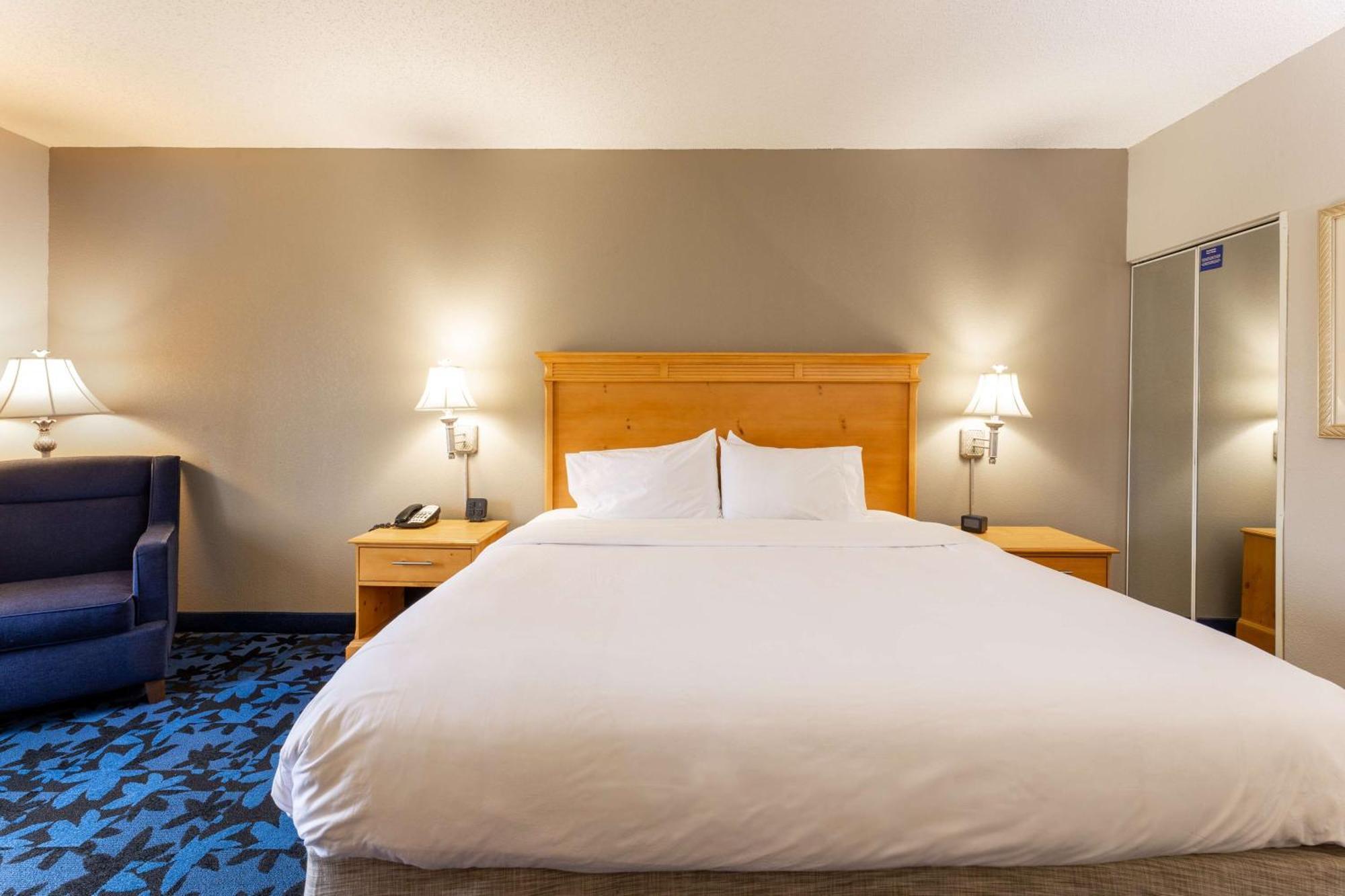 Hampton Inn & Suites Jacksonville Deerwood Park Экстерьер фото
